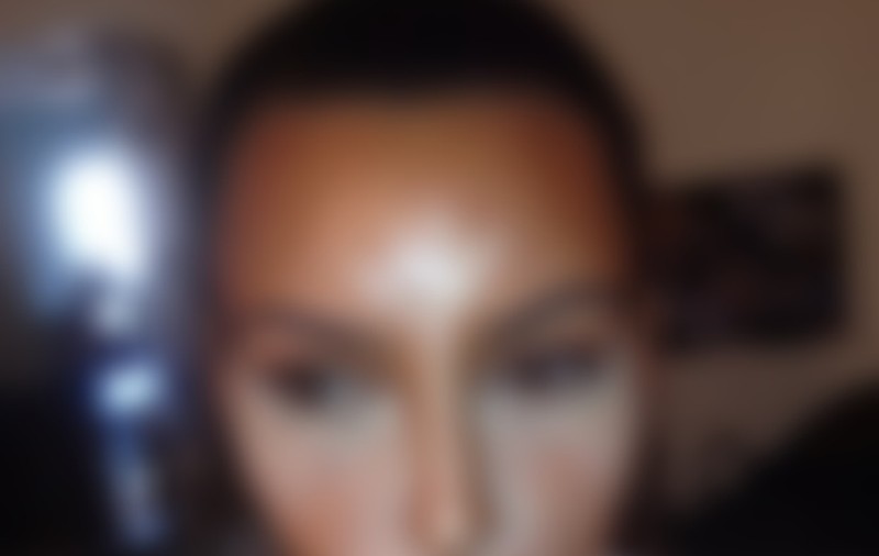 Arată ca o CĂPETENIE de TRIB! Uite cum își corectează Kim Kardashian DEFECTELE! FOTO