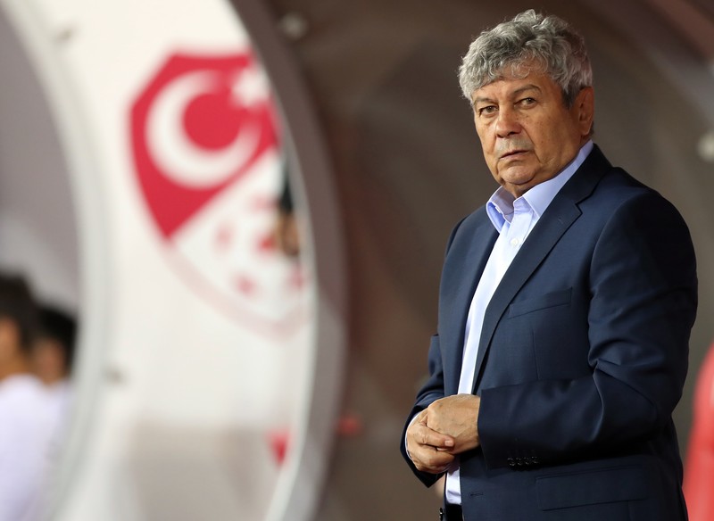 epa06186252 Turkey's head coach Mircea Lucescu reacts during the FIFA World Cup 2018 qualifying soccer match between Turkey and Croatia in Eskisehir, Turkey, 05 September 2017. EPA-EFE/SEDAT SUNA