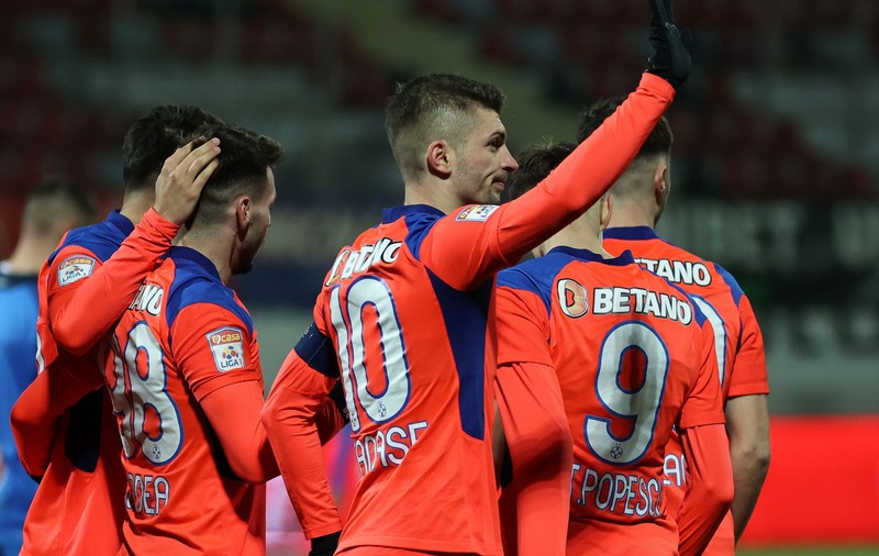 FCSB a revenit spectaculos și a câștigat meciul cu Chindia. Oaspeții, gol anulat în prelungiri