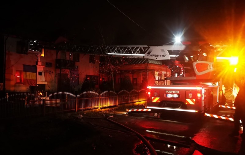 Un primar din Argeș, dat dispărut de familie, după ce primăria a fost incendiată. Edilul, implicat într-un accident în Gorj
