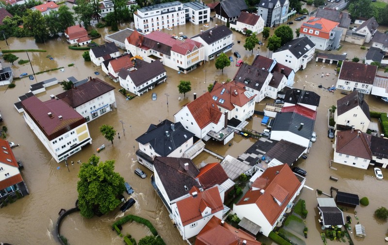 Închisoare evacuată și porțiuni de autostradă închise, după inundațiile masive din Bavaria. Stare de urgență, în mai multe zone