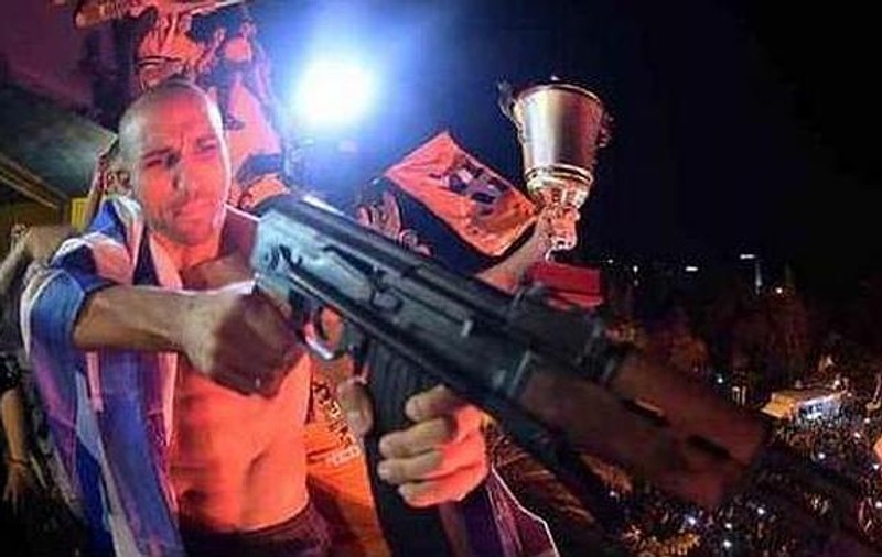 Ce DEMENŢĂ! A sărbătorit titlul cu ditamai arma! Un fost rapidist, ŞOCAT de cele văzute
