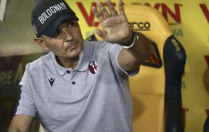 VIDEO | Ce gest au făcut fotbaliștii de la Bologna pentru antrenorul lor bolnav de cancer. Sinișa Mihajlovici a avut o surpriză de proporții