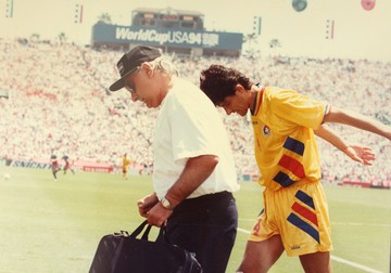 Imagine cu Pompiliu Popescu și Miodrag Belodedici la Campionatul Mondial din SUA 1994 FOTO Arhivă personală