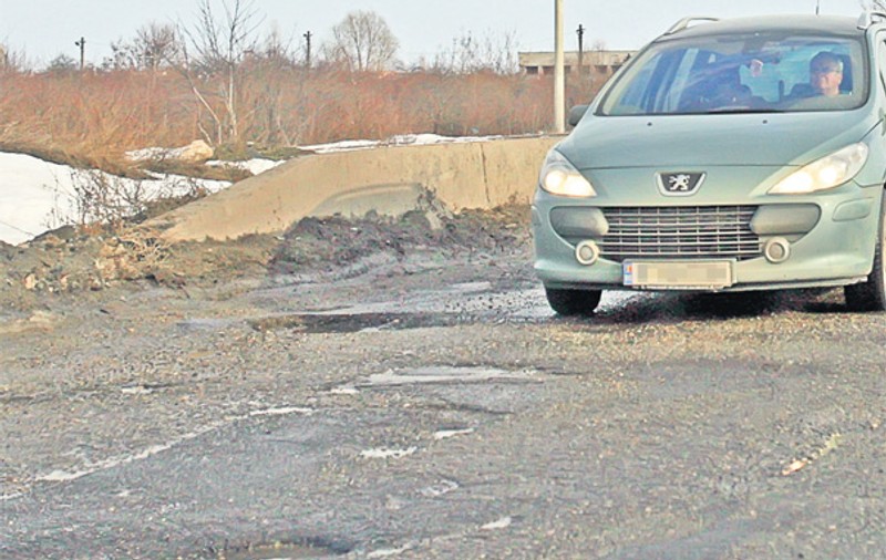 Plătim taxe peste taxe, dar drumuri nu avem