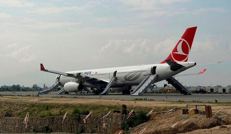 Un avion Turkish Airlines a luat foc în timpul aterizării. Foto: Profimedia Images