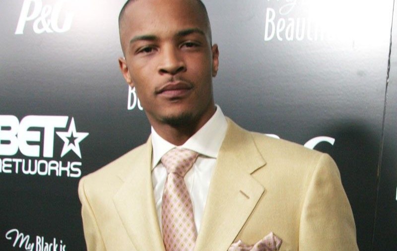 Rapper-ul T.I. şi soţia sa au fost arestaţi pentru posesie de marijuana  
