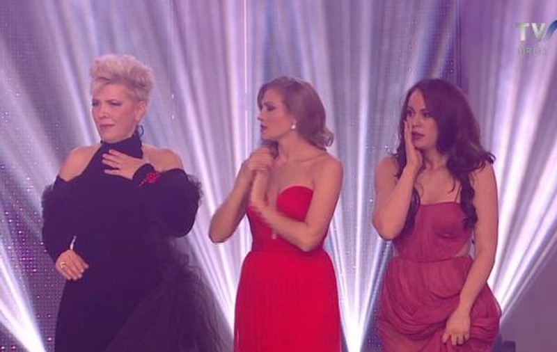FINALA NAŢIONALĂ EUROVISION 2014. ACCIDENT la EUROVISION! O jurată a căzut în direct!