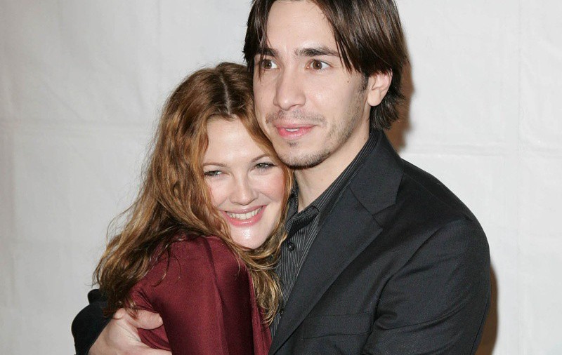 Justin Long, dezamăgit că nu a apărut dezbrăcat alături de Drew Barrymore