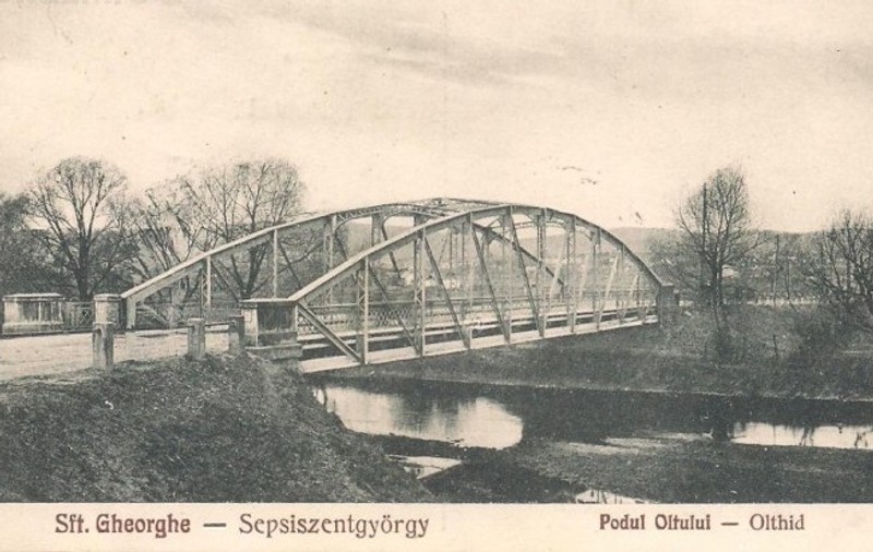 Povestea podului vechi din Sfântu Gheorghe. Cine nu putea să spună ”pâine”, făcea baie în Olt!