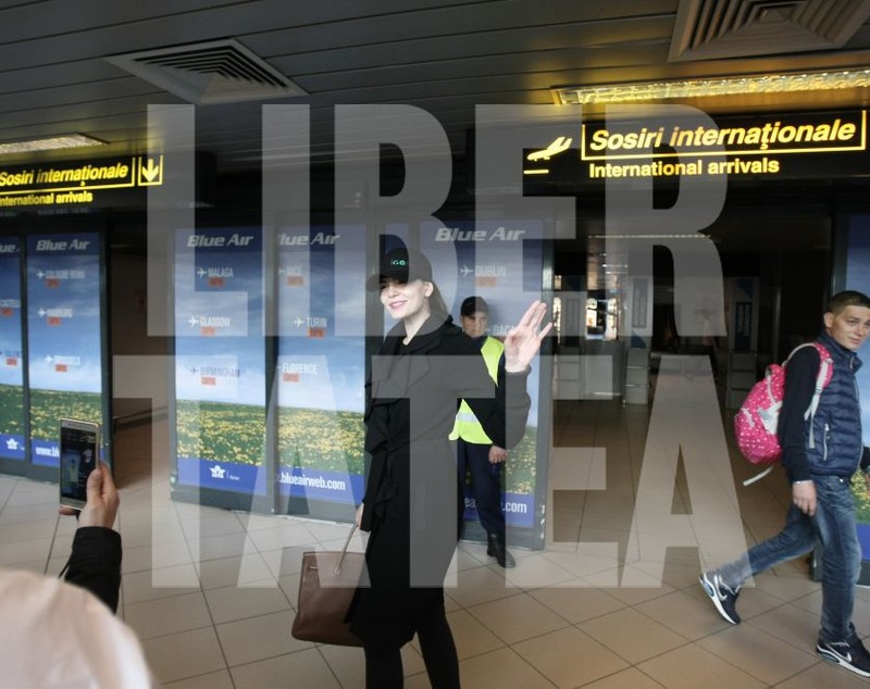 FOTO EXCLUSIV / Monica Gabor a ajuns în România pentru a petrece Paștele cu Irinuca. Se gândește la al doilea copil!