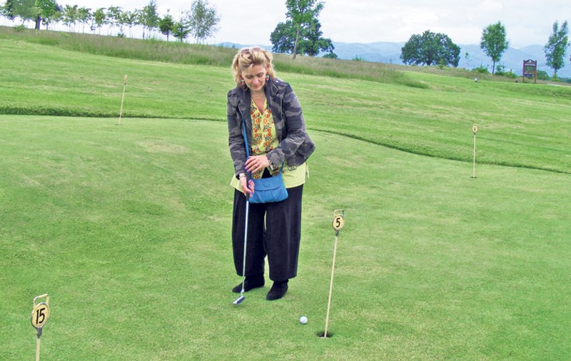 Matilda Pascal-Cojocăriţa a luat lecţii de golf