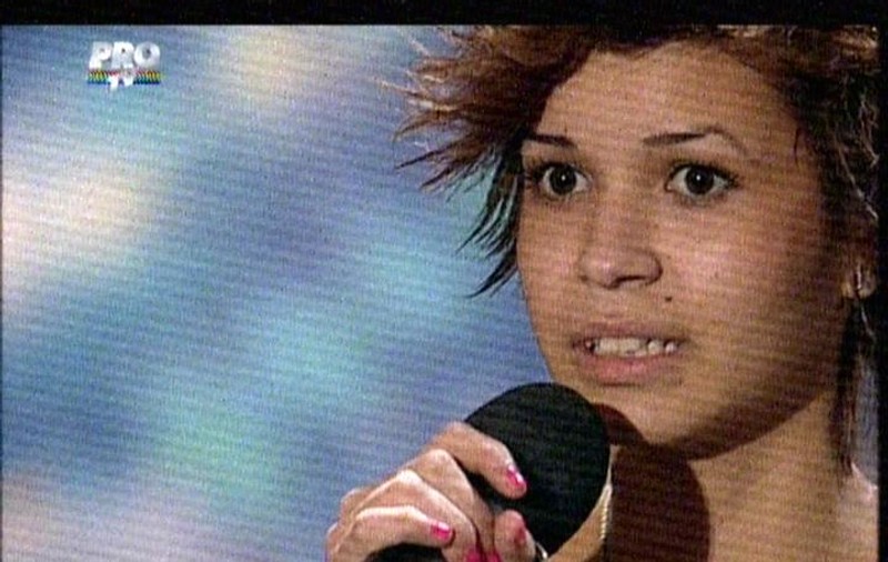 Ea s-a crezut Rihanna la "Românii au talent". Vezi refrenul obscen care a făcut-o de râs!