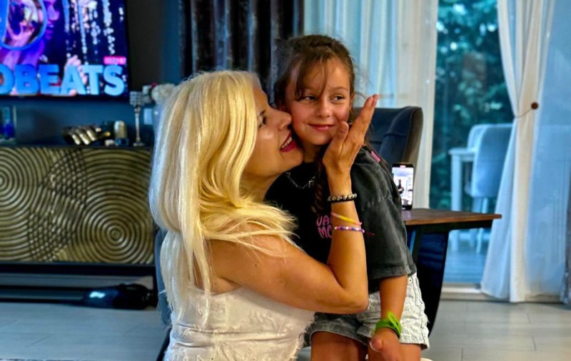 Elena Udrea, apariție nouă alături de Eva, fetița ei, și de Adrian Alexandrov. Ce mesaj a transmis: „Oriunde te-ai afla”