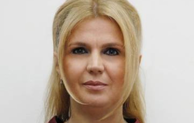 ”Iulia Motoc a primit tratament psihiatric!” Vezi cine o face NEBUNĂ pe JUDECĂTOAREA CCR!
