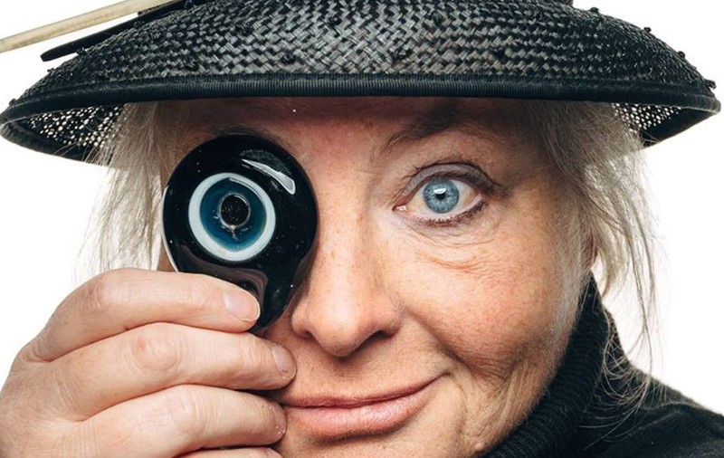 Scriitoarea britanică Arabella McIntyre-Brown trăiește și creează de 8 ani în munții României, după o viață întreagă petrecută în Anglia natală. "La români, cel mai mult îmi place ideea de vecin"