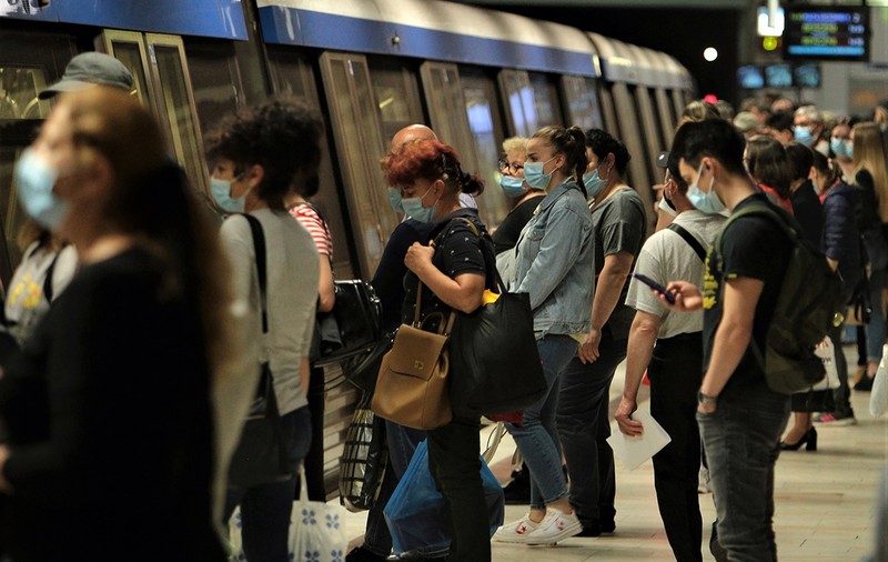 Incident la metrou în staţia Tineretului. Un tren s-a defectat