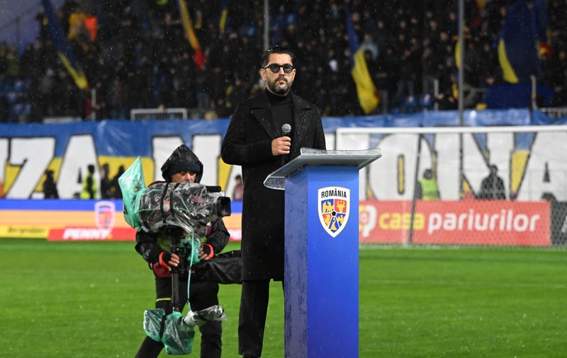 Gafă la intonarea imnului, la meciul România – San Marino: „Ploaia abundentă a provocat o cedare”