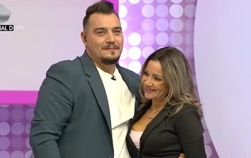 Motivul pentru care Bursucu nu se căsătorește cu iubita Andreea. El locuiește la București, ea cu copiii, la Constanța: „Avem alte priorități”