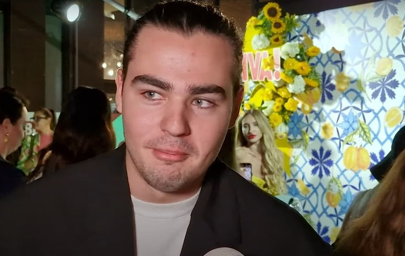 Radu Ștefan Bănică a răspuns la întrebarea care stă pe buzele tuturor: „E ca și cum mă pui să aleg între mama și tata”. Adevărul despre viața lui din spatele camerelor
