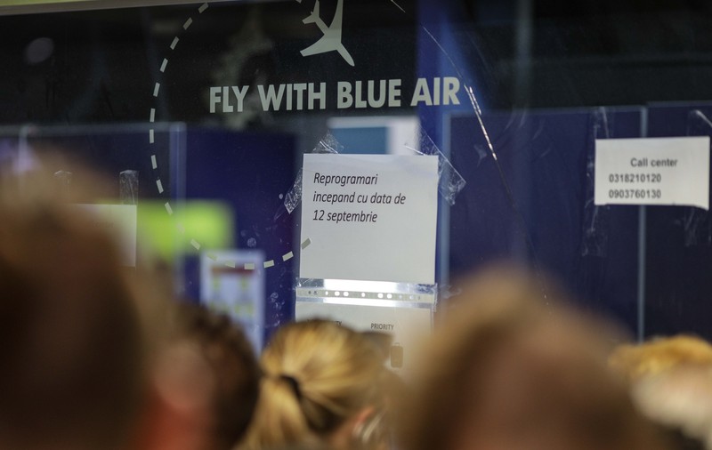 Angajații Blue Air, după haosul de pe Otopeni: „Am aflat în același timp cu călătorii. Nu înțelegea nimeni de ce nu vine mașina de combustibil”