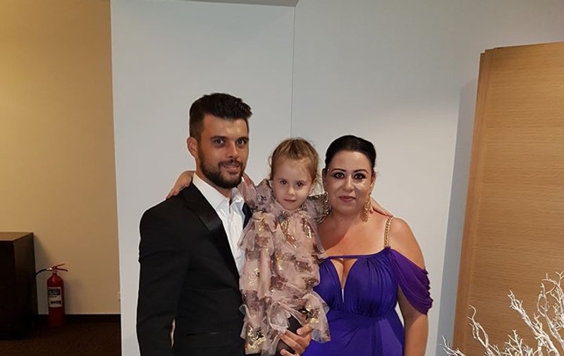 Oana Roman a purtat cea mai sexy rochie la eveniment. Detaliul pe care fanii l-au observat imediat. “Nu se potrivesc deloc”