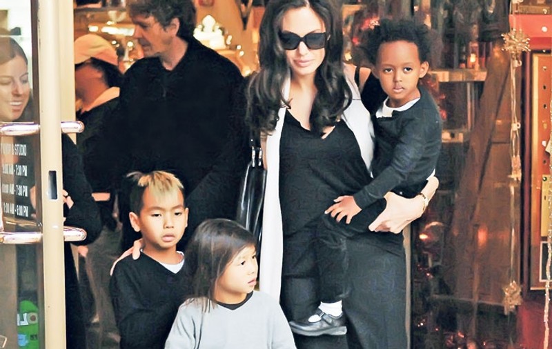 Angelina Jolie ar putea rămâne fără Pax