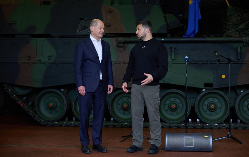 SUA şi Germania încearcă să împingă Ucraina să demareze negocieri de pace cu Rusia prin livrări „țintite” de armament, dezvăluie Bild. „Lucrurile nu mai pot continua așa”