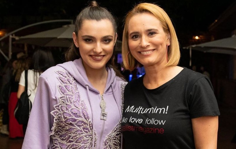 Alexia Eram a pozat fără sutien. Mesajul transmis de fiica Andreei Esca: „Prevenția vă poate salva viața”