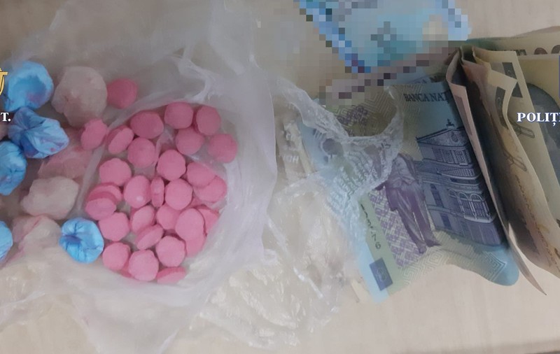 Șase persoane reținute sub acuzația că au vândut droguri la festivalul SAGA din București