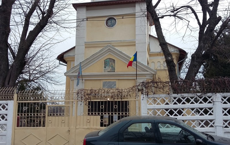 Au spart biserica și au furat...70 de lei