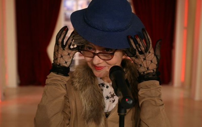Oana Sârbu, de nerecunoscut la "Serviciul Român de Comedie"