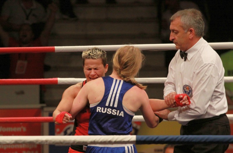 Steluța Duță a învins-o la puncte (3-0) pe rusoaica Svetlana Gnevanova (Foto: Marian Burlacu)