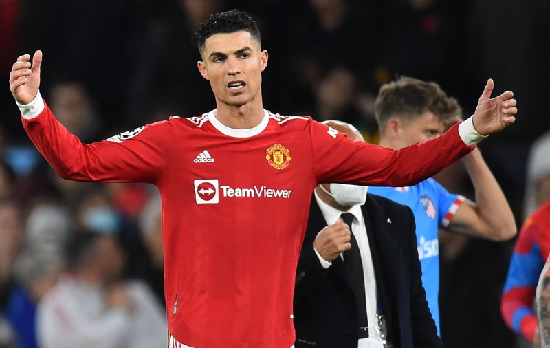 Momentul în care Cristiano Ronaldo sparge telefonul unui copil autist, aflat în tribune, după un meci pierdut de Manchester United