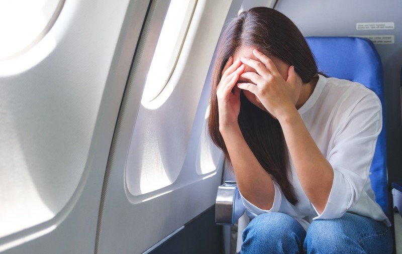 Un zbor din 200 se confruntă cu o urgență medicală la bord. Ce faci în caz de hipoxie și atac de panică în avion