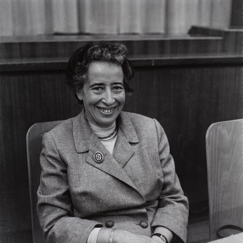 Hannah Arendt, în 1958. Foto: muenchner-stadtmuseum.de