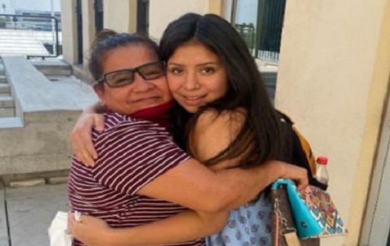 La 14 ani după ce a fost răpită de tatăl ei, o fată din Florida s-a revăzut cu mama ei la granița SUA - Mexic