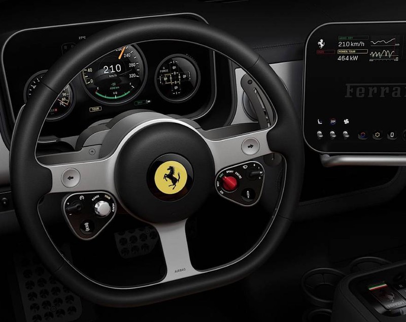 Cum arată interiorul primului Ferrari electric: acesta a fost proiectat de Jony Ive, omul care a „desenat” iPhone-urile vreme de peste un deceniu