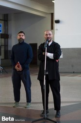 Laurian Ghinițoiu (dreapta) și Dorin Ștefan Adam, autorii expoziției și fondatorii Asociației Viceversa