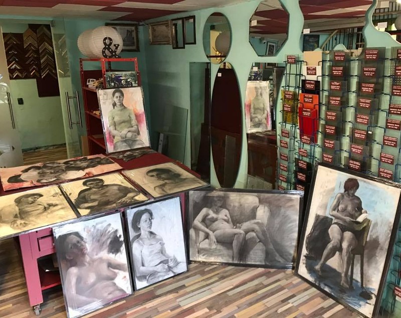 Și-a vândut mașina pentru a deschide o afacere care însoțeste arta
