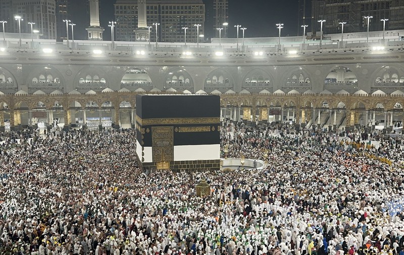 Peste 900 de oameni au murit la pelerinajul de la Mecca, din cauza temperaturilor de peste 50 de grade Celsius