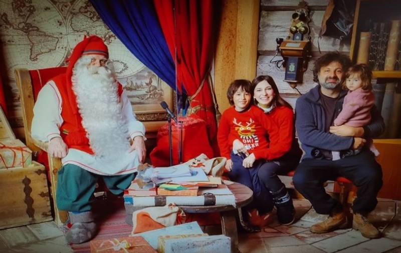 Dana Rogoz, vacanță cu familia în Laponia, la -16 grade. Cum a reacționat băiatul ei când l-a întâlnit pe Moș Crăciun