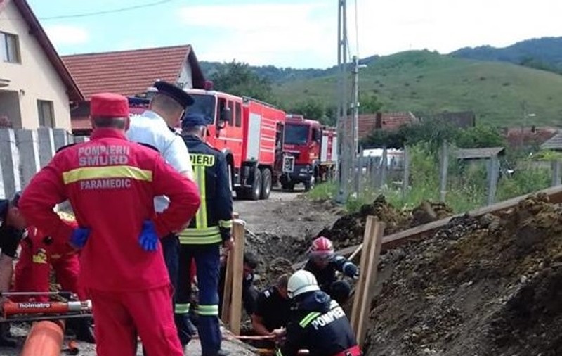 Muncitor mort după ce un mal de pământ s-a prăbușit peste el, în Șimleu Silvaniei, Sălaj