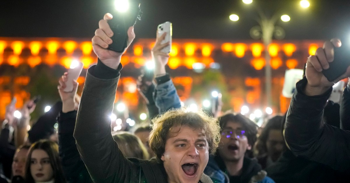 protest anti-fascism pro-democrație bucurești piața universității 27 nov 2024