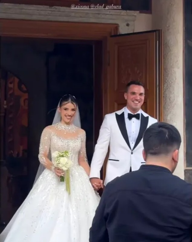 Imagini de la nunta fiicei lui Mugur Mihăescu. Ivona s-a căsătorit religios cu Vlad Gabura