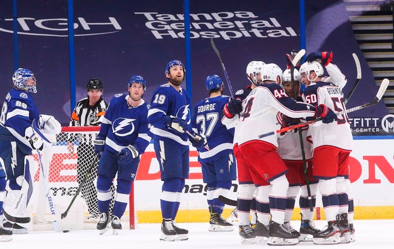 Un antrenor de hochei din NHL a fost demis pentru că a refuzat să se vaccineze anti-COVID-19