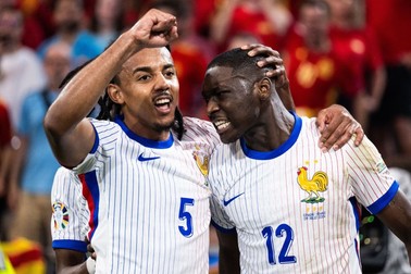 240709 Jules Koundé and Randal Kolo Muani of France celebrate after 0-1 during the UEFA Euro 2024 Football Championship semifinal between Spain and France on July 9, 2024 in Munich. Photo: Mathias Bergeld / BILDBYRĹN / kod MB / MB0944 fotboll football soccer fotball fotbolls-em europamästerskap em uefa euro uefa european football championship euro 2024 semifinal semifinals spanien spain frankrike france bbeng jubel,Image: 888554236, License: Rights-managed, Restrictions: *** World Rights Except Austria, Denmark, Finland, Norway, and Sweden *** AUTOUT DNKOUT FINOUT NOROUT SWEOUT, Model Release: no