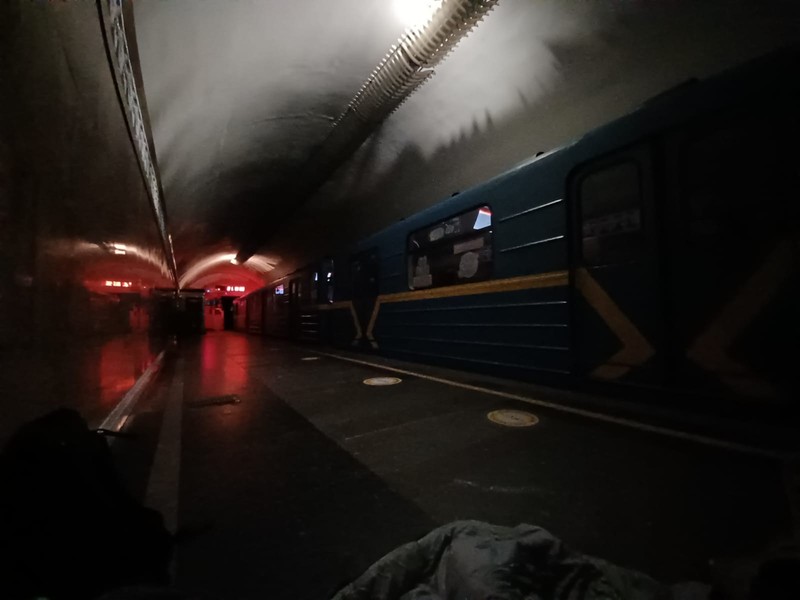 Lumina roșie de veghe din tunel