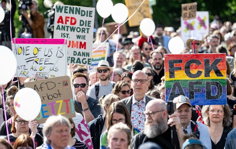 Mii de oameni au protestat în Germania, pentru a cere interzicerea partidului de extremă dreapta AfD: „Împreună împotriva fascismului!”