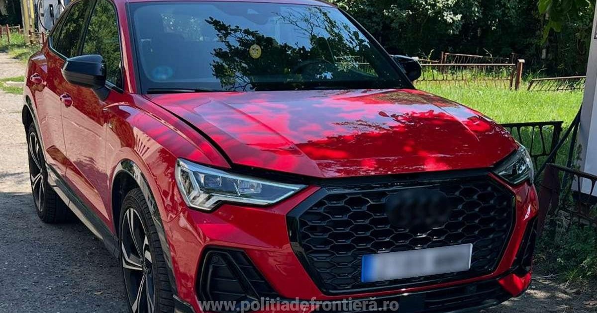 O mașină Audi roșie, confiscată de Politia de Frontiera